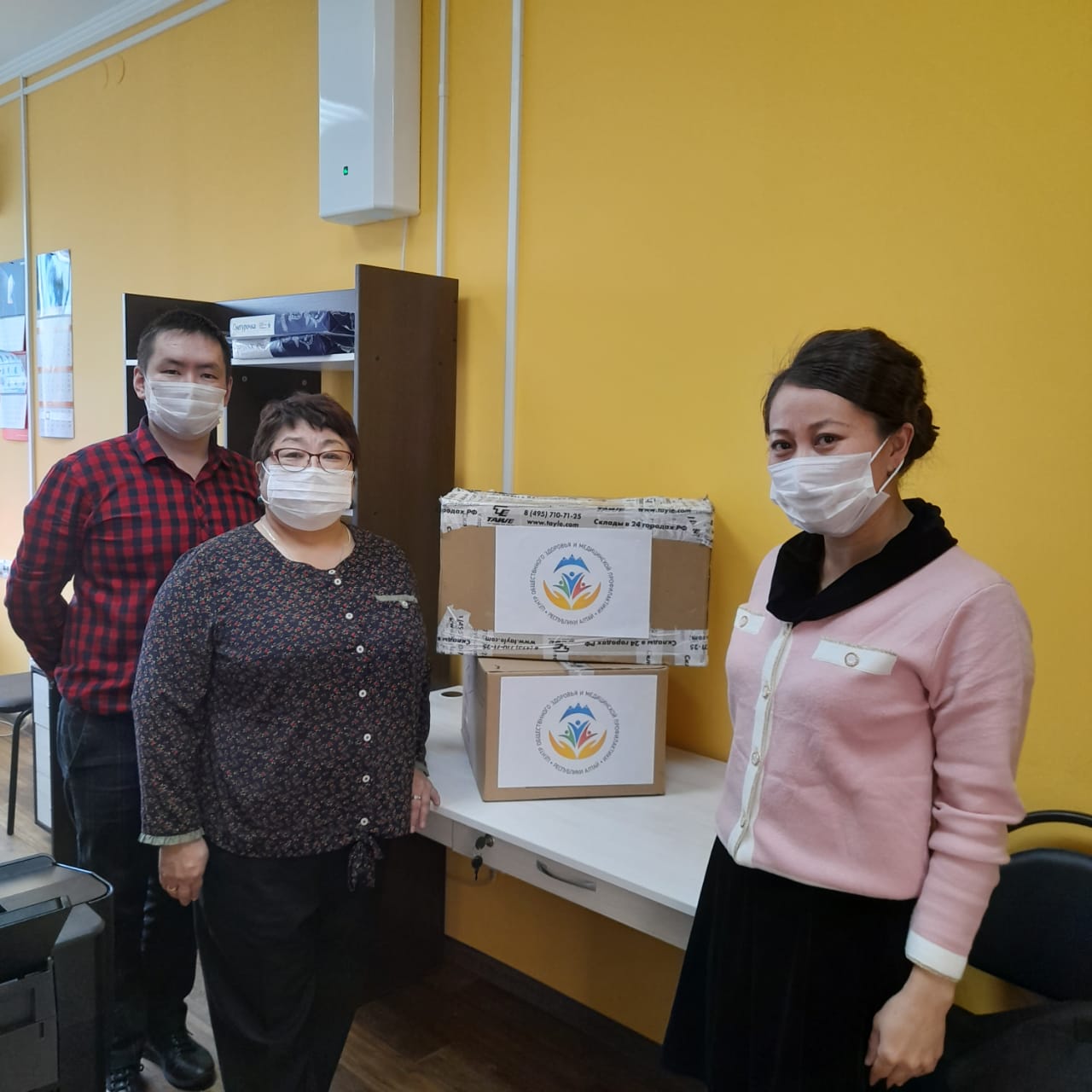 Центр общественного здоровья и медицинской профилактики РА присоединился к сбору гуманитарной помощи беженцам из ДНР и ЛНР.